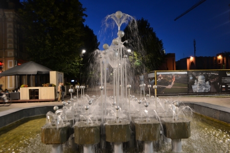Kaunas, Lithuania - June 17, 2013: Modern fountain in historical center of Kaunas at evening, Lithuaniaのeditorial素材