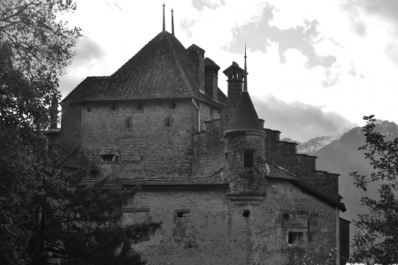 Chillon Castle near Montreux, Switzerland. Black and white.のeditorial素材
