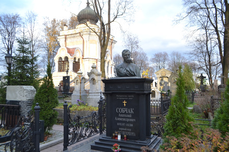 St.Petersburg, Russia - October 21, 2013: Tomb of Anatoly Sobchak on Nikolskoye cemetery. Anatoly Sobchak - Russian political figure of the "perestroika", the first mayor of St. Petersburg.のeditorial素材