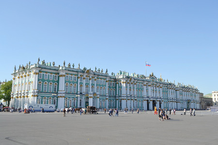ST.PETERSBURG, RUSSIA - 25 MAY, 2012: The Hermitage and Palace Square at sunny summer day.のeditorial素材