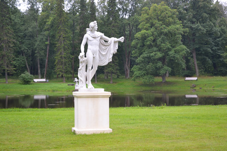 Statue in Oranienbaum Park, outskirts of St. Petersburg, Russia.のeditorial素材