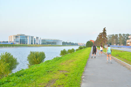 ST.PETERSBURG, RUSSIA - 21 JULY, 2016: Bike path summer evening on Krestovsky Island in Saint Petersburg.のeditorial素材