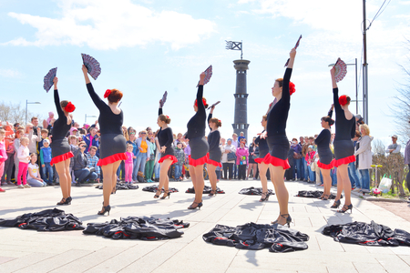 ST.PETERSBURG, RUSSIA - 21 MAY 2017: Group of women dancing flamenco on city street in St. Petersburg. Project Dancing Petersburg.のeditorial素材