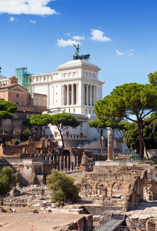 Italy. Rome. Ruins of a forum and Vittorianoのeditorial素材