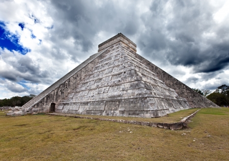 Kukulkan Pyramid in Chichen Itza on the Yucatan, Mexicoの写真素材