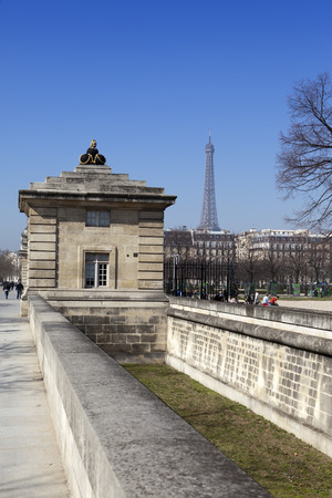 View of the Eiffel Tower from the Hotel des invalides, Paris, Franceの写真素材