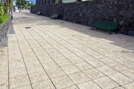 Promenade by the sea on the beach de Jardin n Puerto de la Cruz, Tenerife / Spain, december 2012 の写真素材