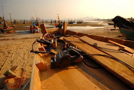 Shipbuilding at the beach.One evening at the Sam roi yot beach.Khao Sam Roi Yot National Park.Prachuap Khiri Khan Province.Thailand.のeditorial素材