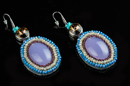 earrings on blackの写真素材