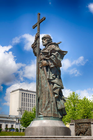 Monument to the Holy Prince Vladimir the Great on Borovitsky Square near the Kremlin.のeditorial素材