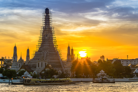 Arun temple thailandの写真素材
