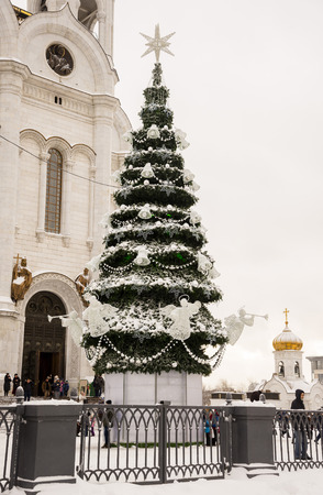 MOSCOW, RUSSIA - JANUARY 17, 2016: Christmas Tree near the Savior Cathedralのeditorial素材