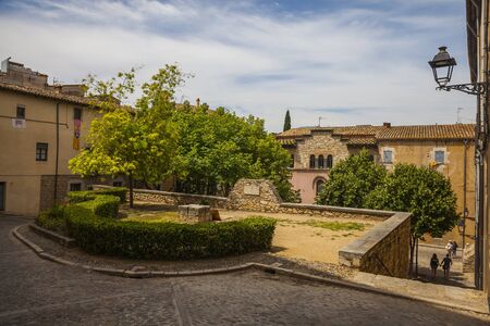 GIRONA, CATALONIA / SPAIN - JUNE 15, 2018: View of Girona old townのeditorial素材