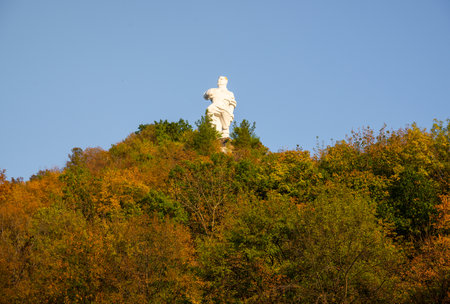 Monument to Artem on the mountain near or Svyatohirsk lavra. Sunny autumn day. Ukraineのeditorial素材