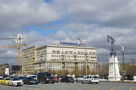 Moscow, Russia - April 28, 2021: Tver overpass and the house with the sign "Aeroflot" on Leningradsky Prospekt, 2のeditorial素材