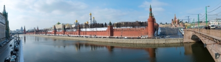 MOSCOW - CIRCA MARCH 2013: Pano view of the Kremlin in Moscow circa 2013. With a population of more than 11 million people is one the largest cities in the world and a popular tourist destination.のeditorial素材