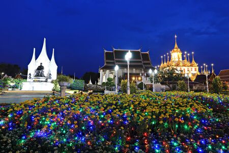 Wat Ratchanatdaram and Loha Prasat Metal Castle at twilight, Bangkok, Thailandの写真素材