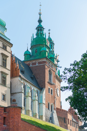Wawel Castle is located on a hill at an altitude of 228 meters on the bank of the Vistula River in Krakow. From the 11th to the beginning of the 17th century, the Wawel Castle was the residence of Polish kings and was the center of the country's spiritualのeditorial素材