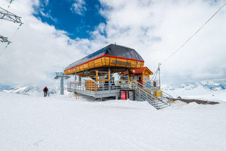 The high-altitude station of the Gara Bashi cable car on the snowy slope of the Elbrus volcano. Caucasusの写真素材