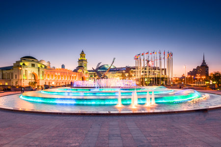 Evening view of the European Square and the fountain "abduction of Europe" at the Kiev railway station in Moscow. Russiaの写真素材