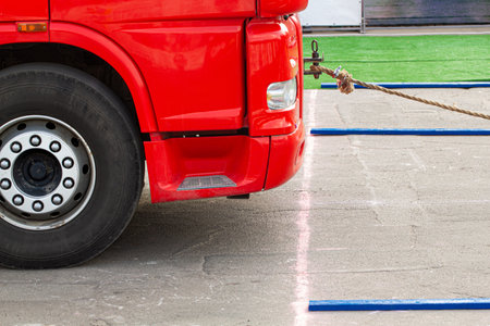 Towing a lorry with a rope