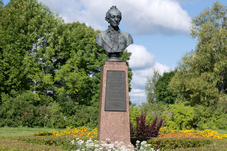 KONCHANSKOE-SUVOROVSKOE - AUGUST 8: Monument Generalisimus in the museum-estate AV Suvorov in the village Konchanskoe-Suvorovskoe, Novgorod region, Russia on August 8, 2013. Generalissimo A. Suvorov is a great russian warlordのeditorial素材