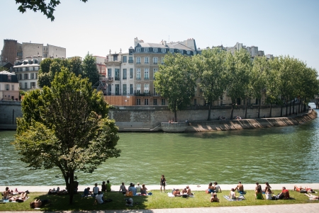 Summer at the Seine embankment in Parisのeditorial素材