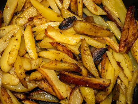 Fried potatoes with fresh mushrooms in multicooker
