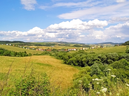 Photo view of a small village of the valley beautiful landscape captured in time biking の写真素材