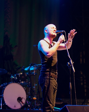 VIGEVANO, ITALY - July 23: Maverick Sabre sings before the James Morrison exhibition inside the Vigevano Castle, July 23, 2012 in Vigevano, Italyのeditorial素材
