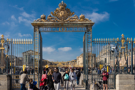 Versailles city, France-Octobre 11, 2015: Entry to Versailles castle, based 20 kilometers of Paris, France. The Versailles castle designated Unesco World Heritage Sites.のeditorial素材