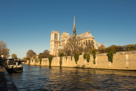 paris; France-November 28, 2015 : The Notre Dame cathedral is a historic catholic  cathedral on the eastern half of the ile de la Cite in the 4th arrondissement of Paris.It is the largest and most well known church buildings in the world.のeditorial素材