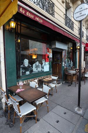 Located in the Latin Quarter, not far from the Pantheon sits a very classic French cafe Au doux raisin . France.のeditorial素材