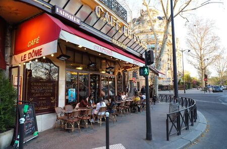 Cafe Le Dome is traditonal French cafe located near the Eiffel tower in Paris, France.のeditorial素材