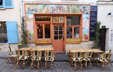The traditional french cafe Poulbot, Paris, France.のeditorial素材