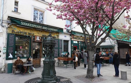 View of the landmark Shakespeare and Company bookstore and cafe located on the Left Bank in Paris, France, across from Notre Dame.のeditorial素材