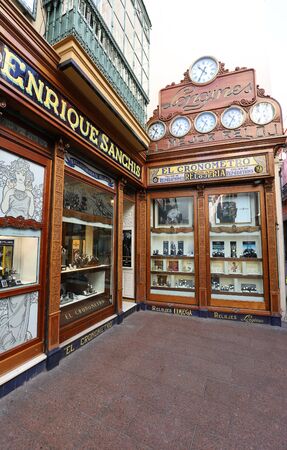 The clock and watch shop El Cronometrolocated Sierpes street , founded in 1901 by Enrique Sanchis. Seville, Andalousie, Spain .のeditorial素材