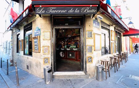 La Taverne de la butte is a traditional French cafe in the 13th arrondissement of Paris., France.のeditorial素材