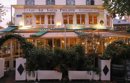 The traditional French cafe Louis Philippe, Paris, France.のeditorial素材