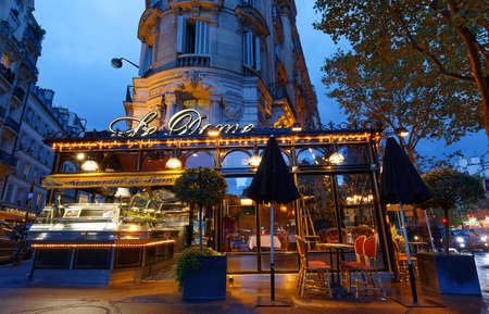 The famous restaurant Le Dome located on Montparnasse boulevard in Paris.It was once home for to intellectual stars , from Hemingway to Picassoのeditorial素材