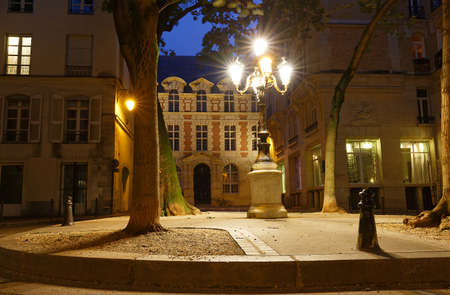The famous place de Furstenberg is famous as one of the most charming squares in Paris .の写真素材