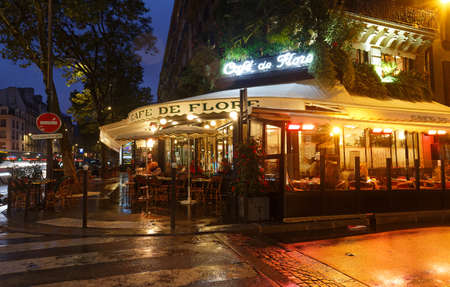The cafe De Flore located at the corner of boulevard Saint Germain and rue Saint Benoit . It was once home to intellectual stars, from Hemingway to Pablo Picasso.のeditorial素材