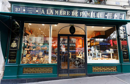 A la Mere de Famille is the oldest chocolate shop in Paris. The store first opened in 1761.のeditorial素材