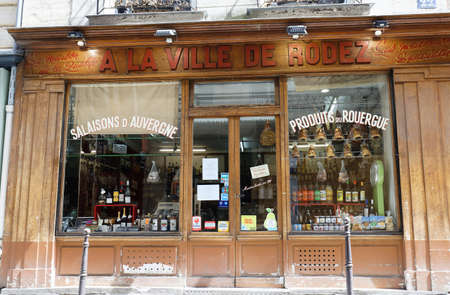 The traditional French grocery shop located in Marais district of Paris, France.のeditorial素材
