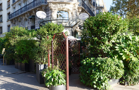 The cafe La Closerie des Lilas was where the intelligentsia hung out, Hemingway used to write here, the poet Baudelaire , the impressionist Claude Monet were regulars...のeditorial素材