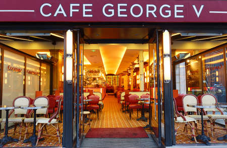 The traditional French Cafe George V located on the famous Avenue des Champs Elysees in Paris. France.のeditorial素材