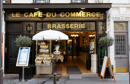 Established in 1921, Le Cafe du Commerce is large luxury brasserie, located in one of the liveliest streets of 15th district of Paris , near to the Eiffel Tower.のeditorial素材