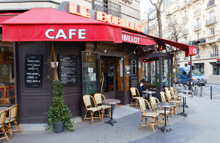 Le Bobillot is traditional French cafe located in 13th district of Paris near Saint Anne church with an old bistro look and French cuisine.のeditorial素材