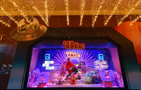 The Christmas showcase of Galeries Lafayette shopping center,Paris,Franceのeditorial素材
