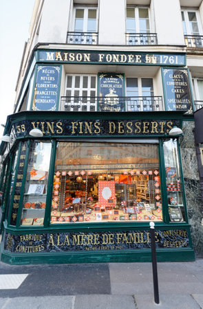 A la Mere de Famille is the oldest chocolate and pastry shop in Paris. The store first opened in 1761.のeditorial素材